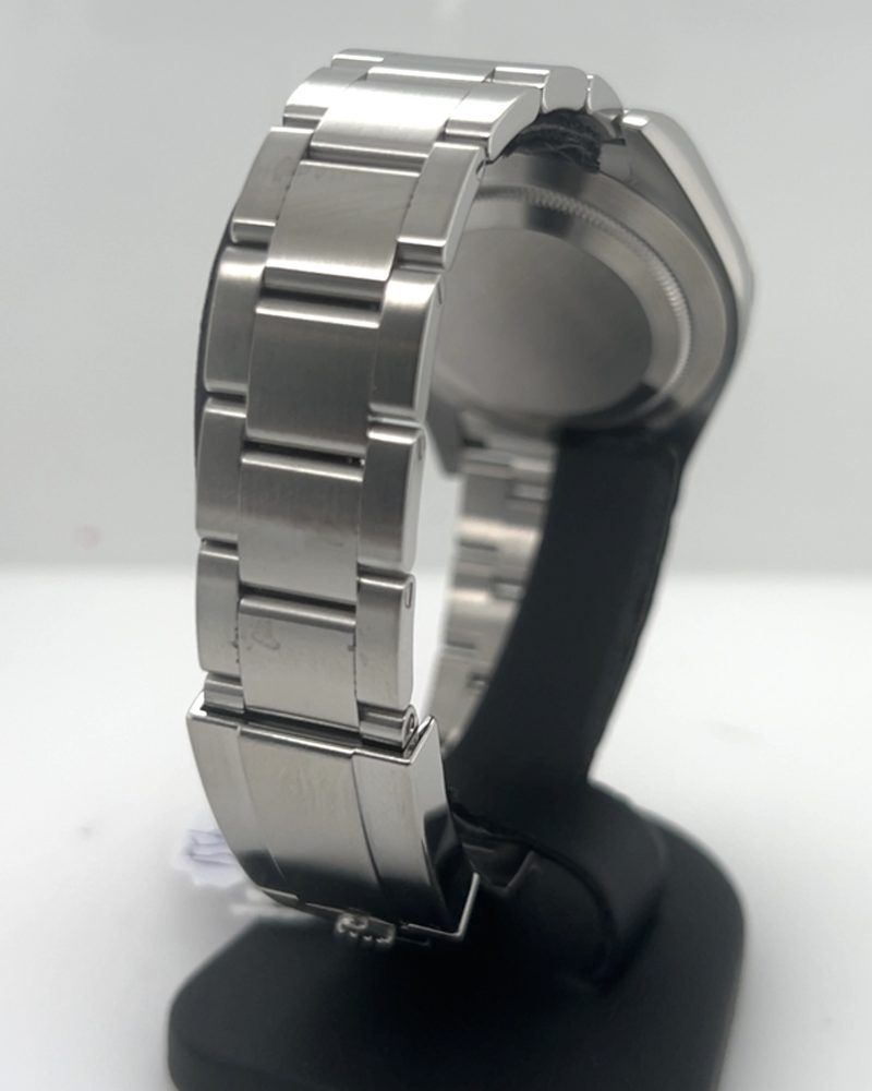 UN-2220_ga7a8b40r15_2025-11-15-13-06-32